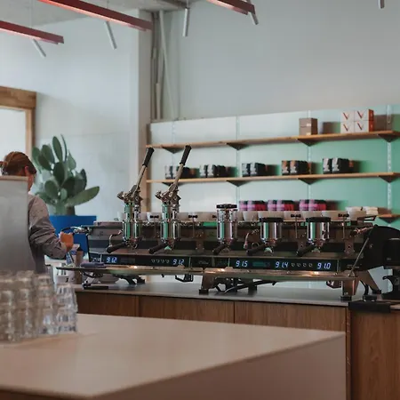 Man Met Bril Koffie Hotel Rotterdam