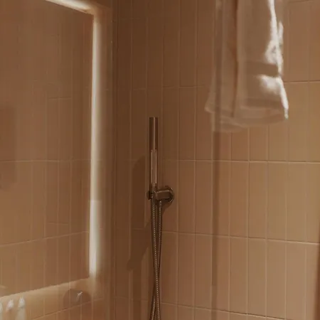 Hotel Man Met Bril Koffie