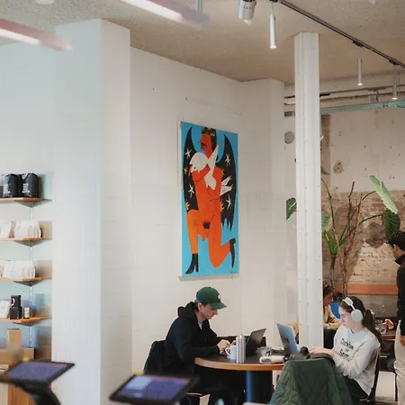 Man Met Bril Koffie מלון *