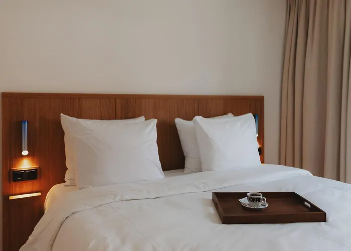 Man Met Bril Koffie Hotel *